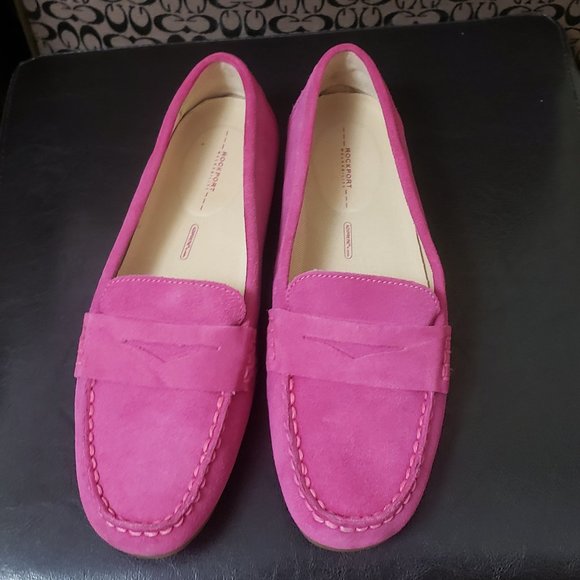ROCKPORT SUED LOAFERS. - Picture 1 of 4